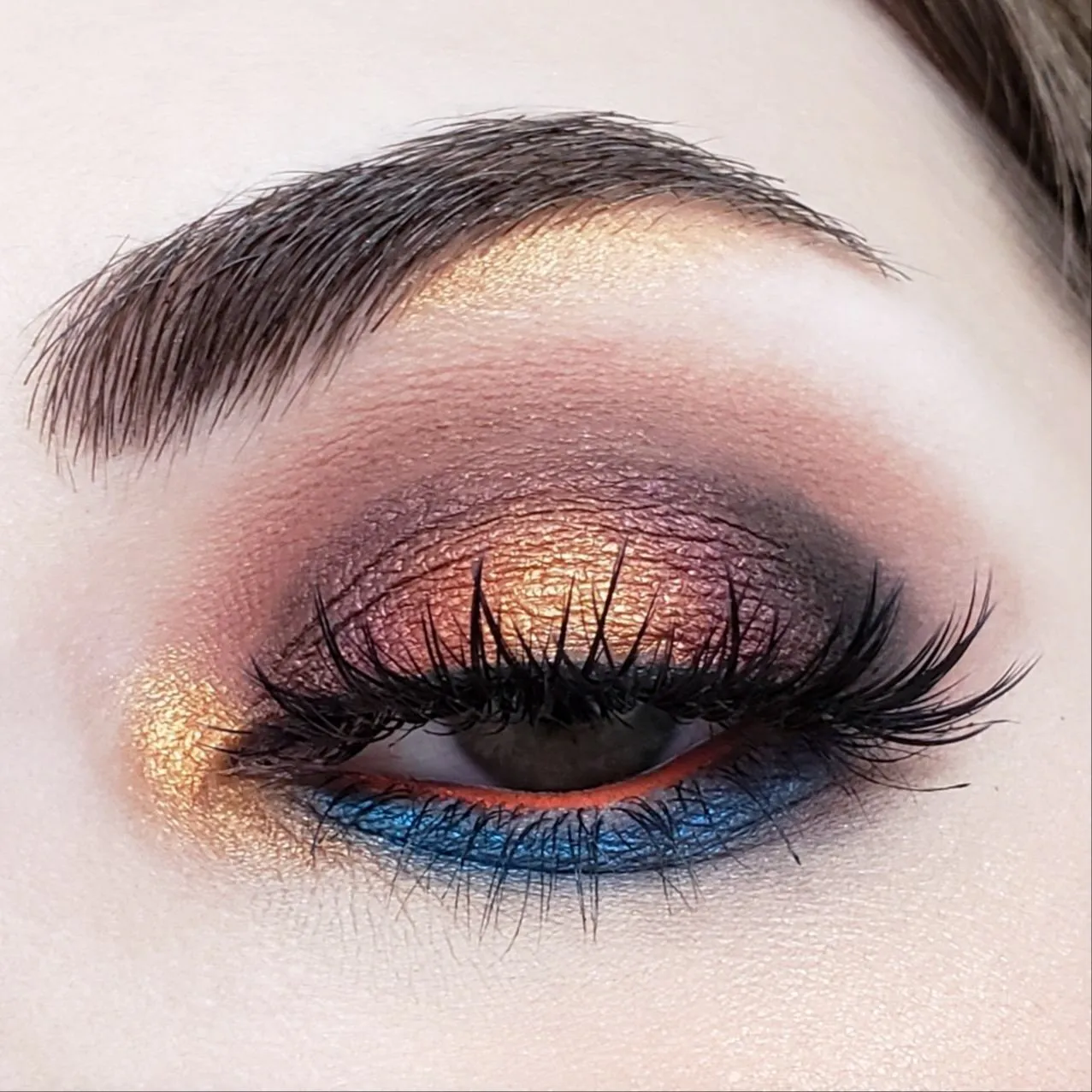 Crown Pro Eyeshadow Bold Collection CP08