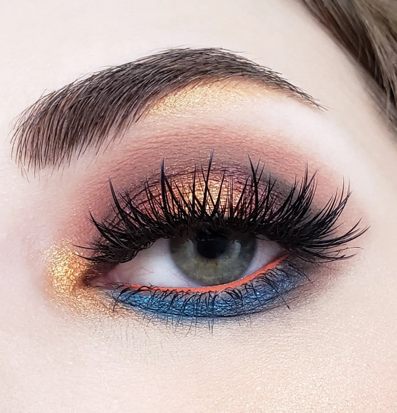 Crown Pro Eyeshadow Bold Collection CP08