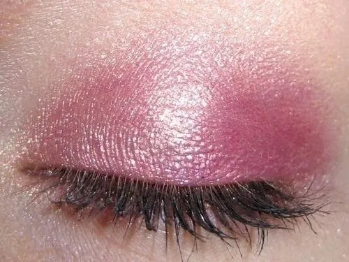 Pomegranate Eyeshadow